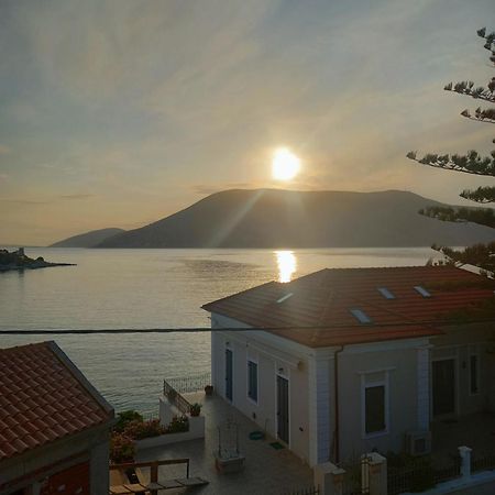 Sonia'S Apartment In Fiscardo Waterfront Fiskardo Exterior foto
